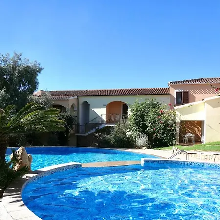 Con Piscina A Badesi, Con Wifi E A.c Appart hôtel Badesi