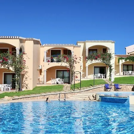 Aparthotel Con Piscina A Badesi, Con Wifi E A.c Badesi