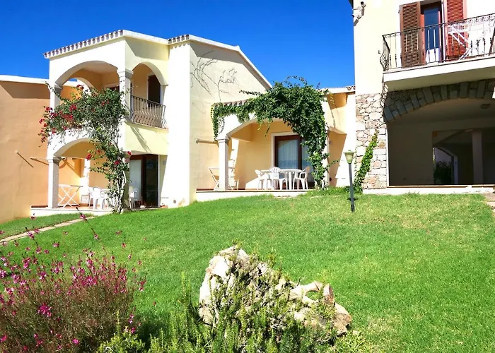 Con Piscina A Badesi, Con Wifi E A.c 3*